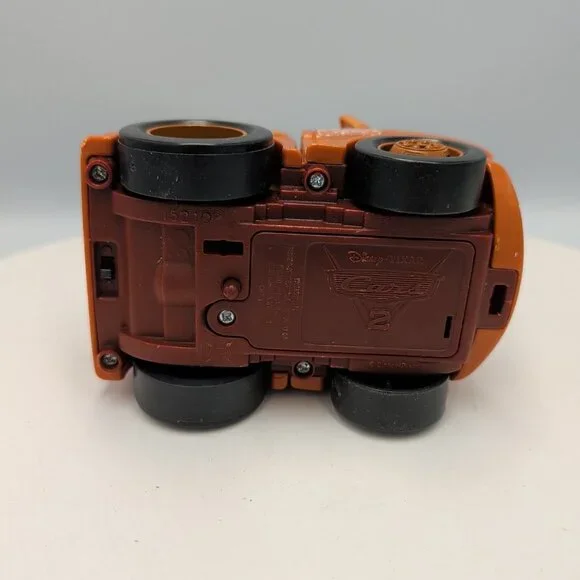 Disney Pixar Cars 2 Battery Operated Shake N' Go Tow Mater Brown Toy Truck Used - Picture 5 of 8